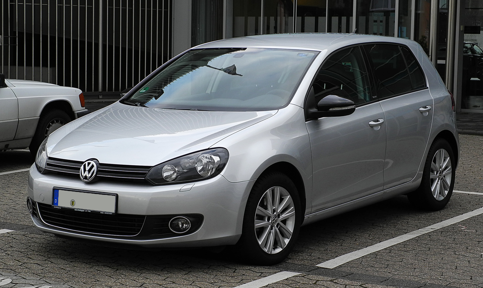 VW_Golf_1.6_TDI_Style_(VI)_–_Frontansicht_25._Februar_2012_Ratingen